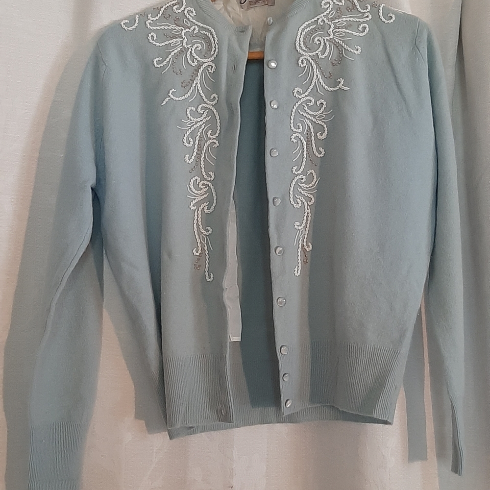 sweater, Small to medium